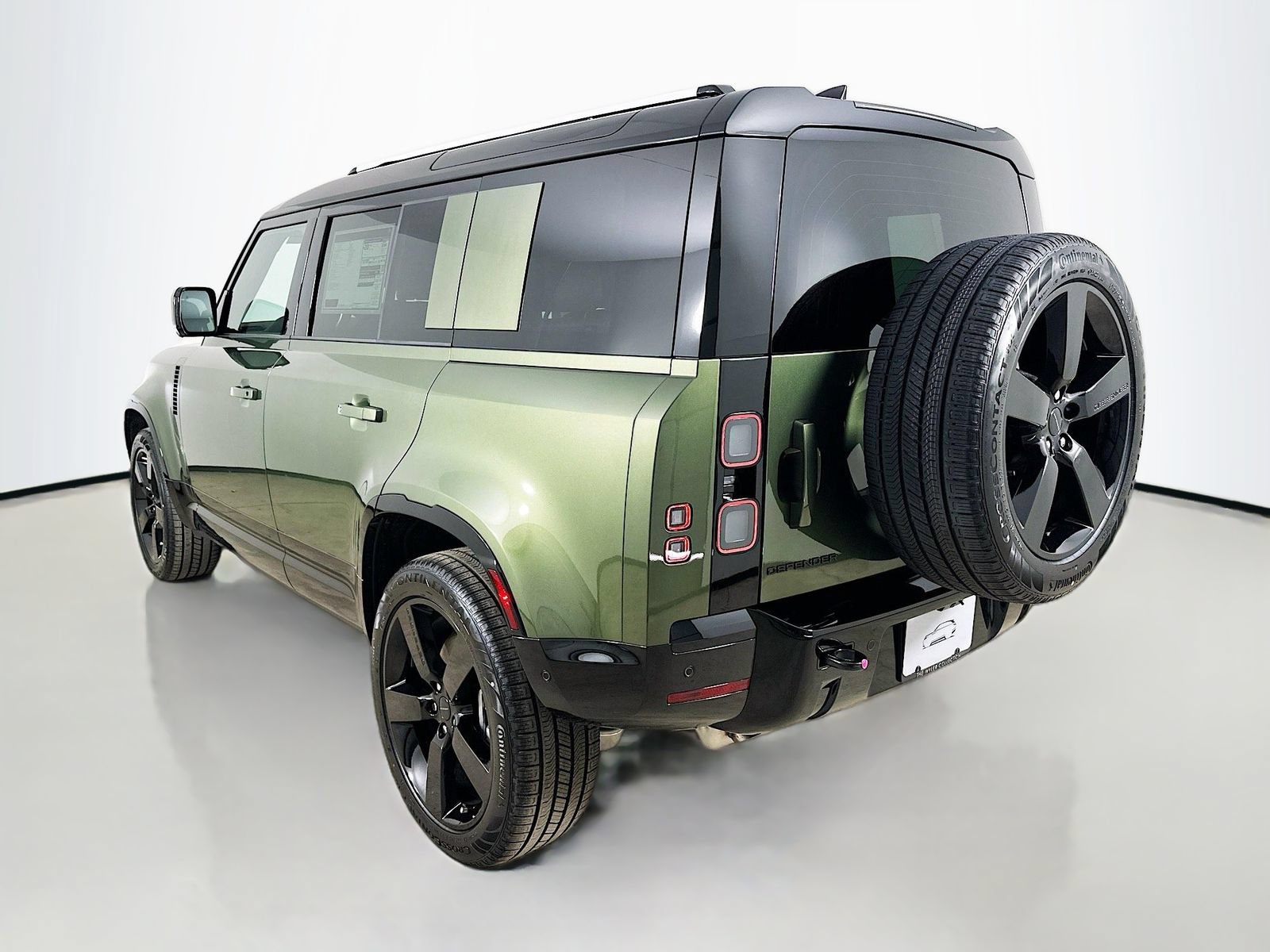 New 2026 Land Rover Defender 110 X-Dynamic SE AWD/4WD image 7