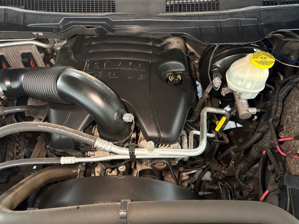 Used 2018 RAM 1500 Classic SLT image 41