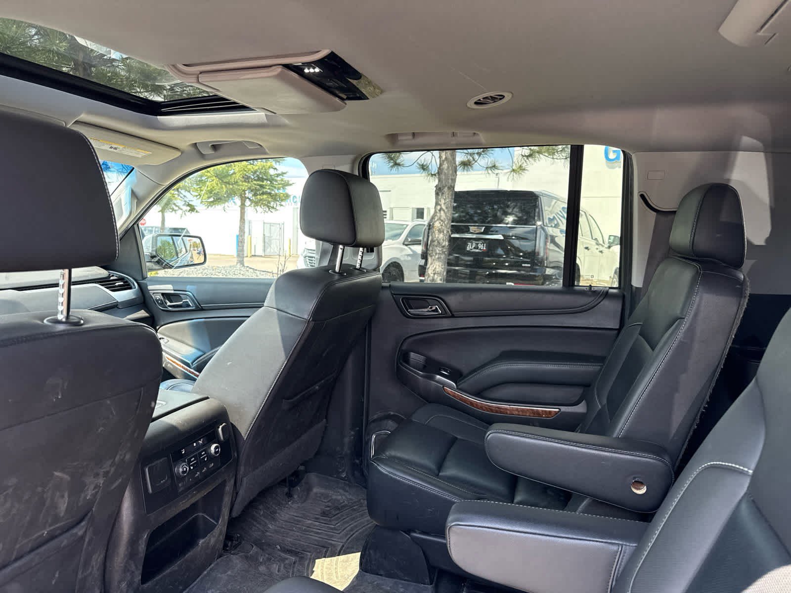 Used 2017 Chevrolet Suburban Premier AWD/4WD image 9