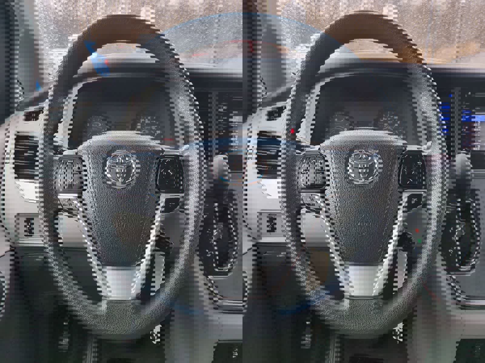 Used 2016 Toyota Sienna L image 22