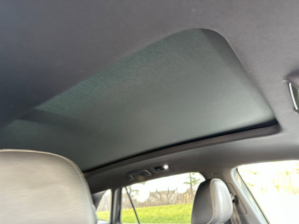 Used 2020 Volkswagen Atlas Cross Sport SE w/ Panoramic Sunroof Package image 29