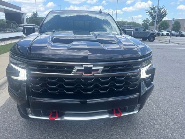 Used 2023 Chevrolet Silverado 1500 ZR2 w/ Technology Package AWD/4WD image 3