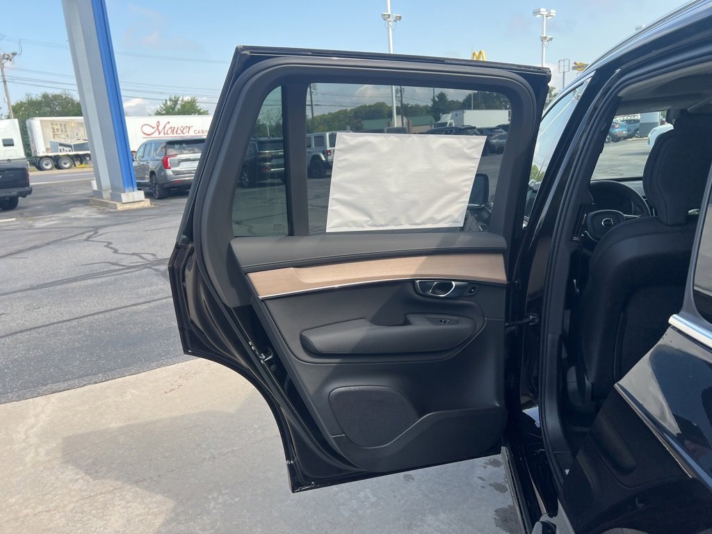 New 2026 Volvo XC90 B6 Plus w/ Protection Package Premier image 28