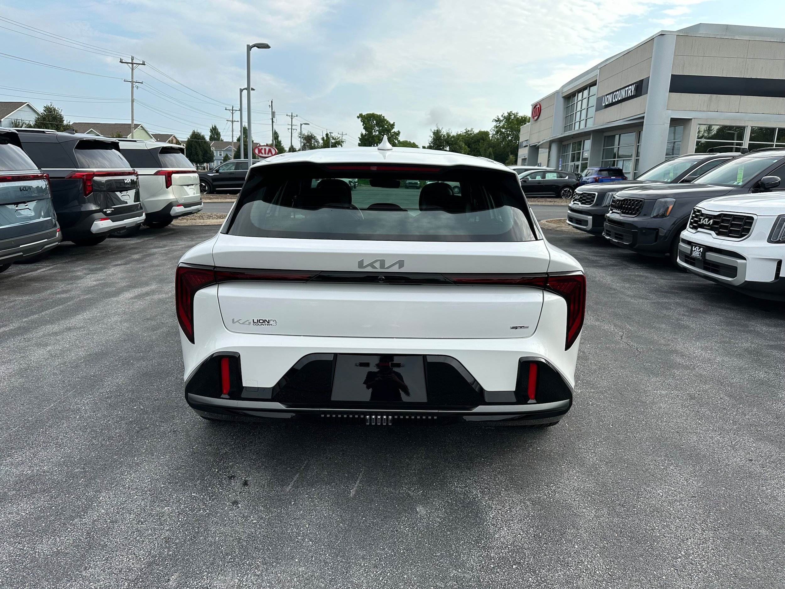 New 2026 Kia K4 GT-Line w/ GT-Line Premium Package FWD image 6