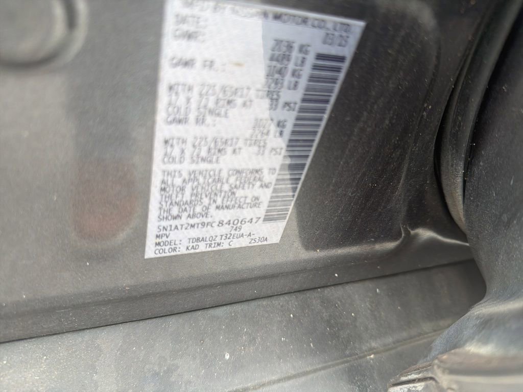 Used 2015 Nissan Rogue SV w/ SV Moonroof Package image 15