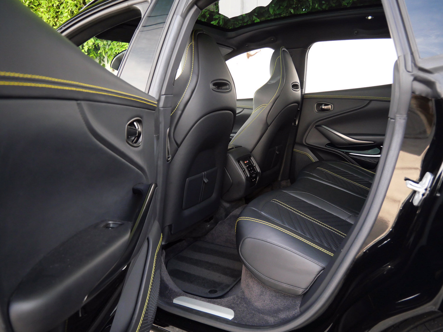 Used 2023 Aston Martin DBX 707 AWD/4WD image 17