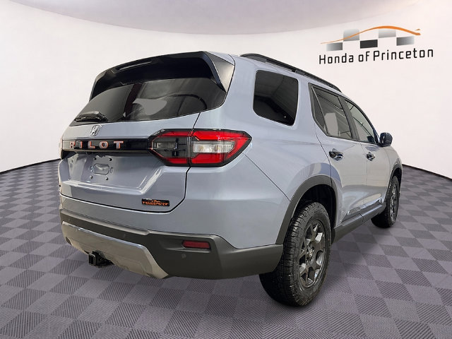 New 2026 Honda Pilot TrailSport image 3