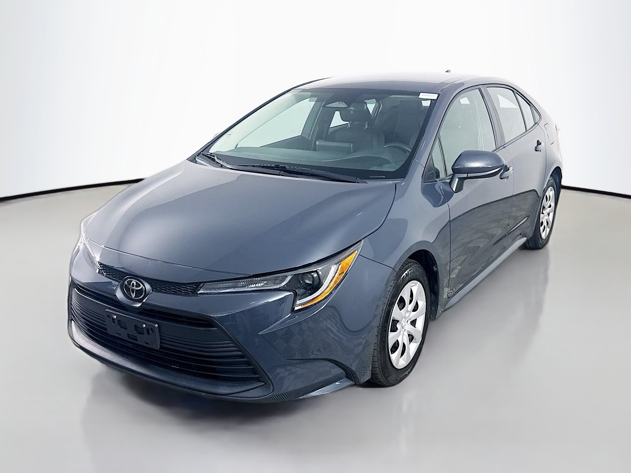 Used 2023 Toyota Corolla LE FWD image 4