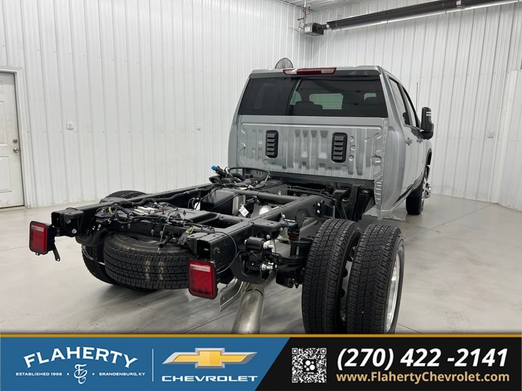 New 2026 Chevrolet Silverado 3500 LT w/ Convenience Package AWD/4WD image 3