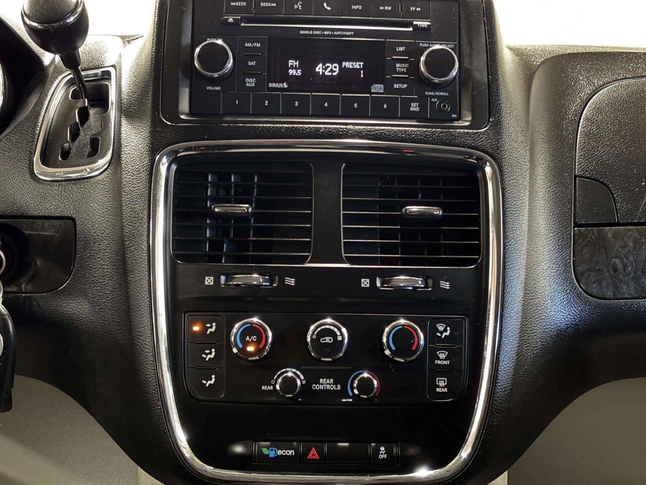 Used 2016 Dodge Grand Caravan SE w/ Quick Order Package 29E SE FWD image 33