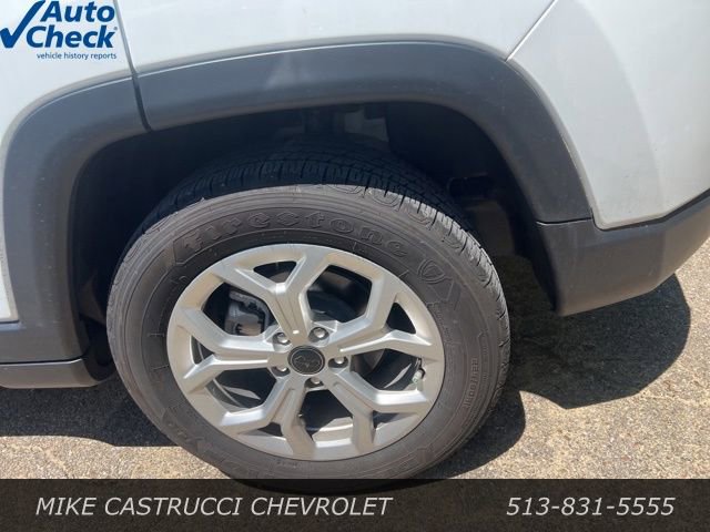 Used 2025 Jeep Compass Latitude AWD/4WD image 5