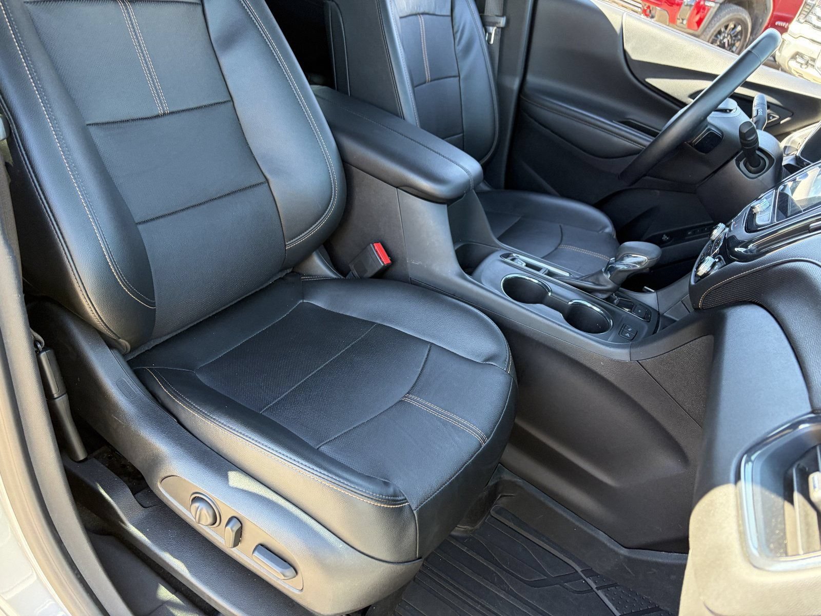 Certified 2024 Chevrolet Equinox Premier AWD/4WD image 11