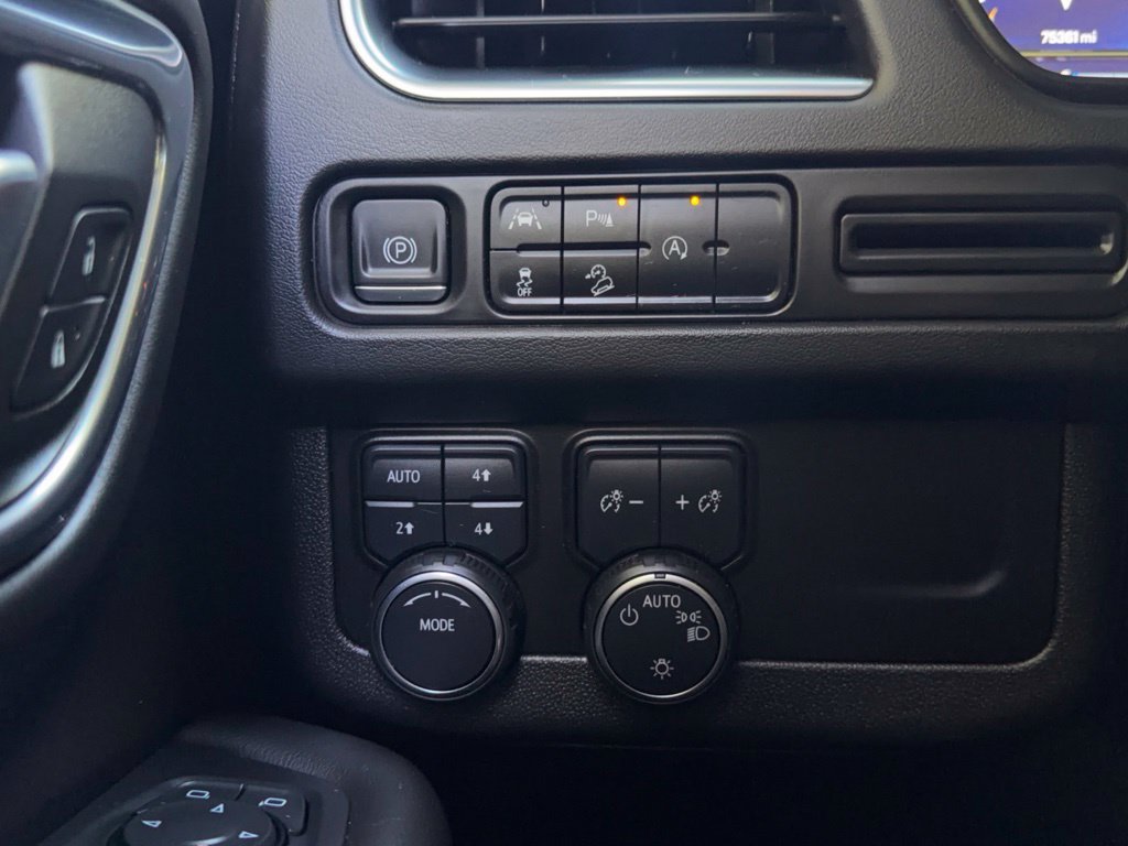 Used 2023 Chevrolet Tahoe Z71 AWD/4WD image 17