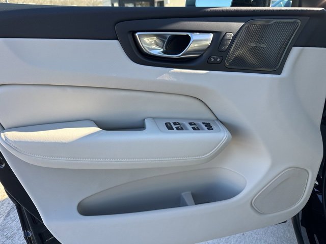 New 2026 Volvo XC60 B5 Ultra w/ Climate Package image 12