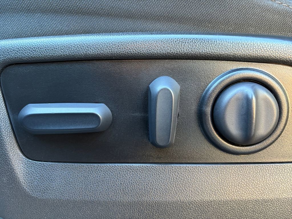 Used 2022 Chevrolet Silverado 1500 LT image 12