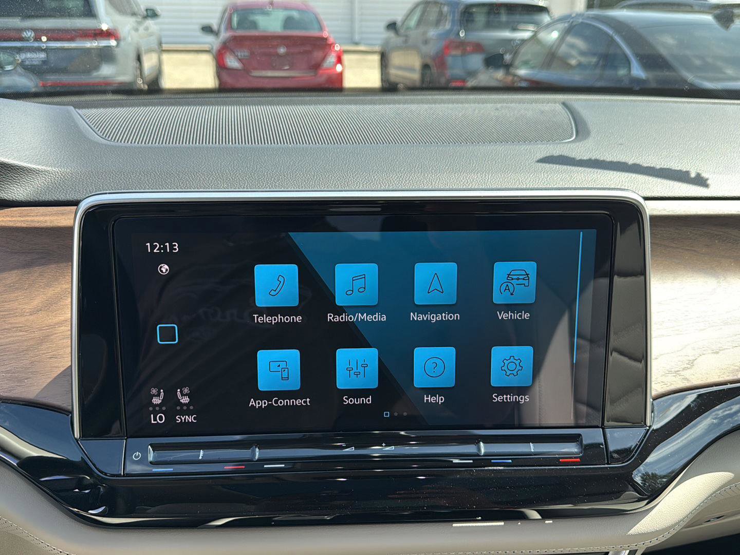 New 2026 Volkswagen Atlas SE image 13