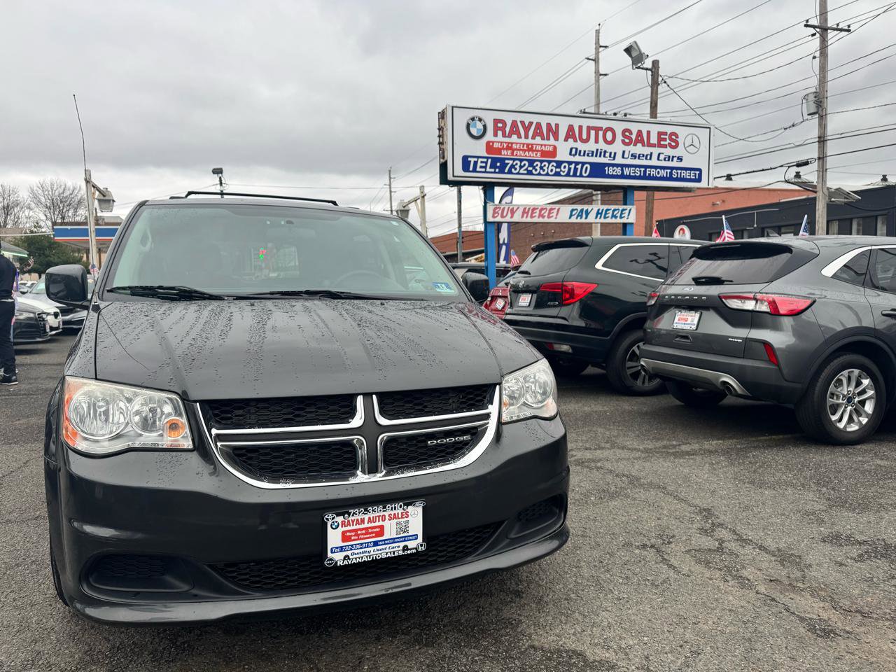 Used 2012 Dodge Grand Caravan SXT image 2