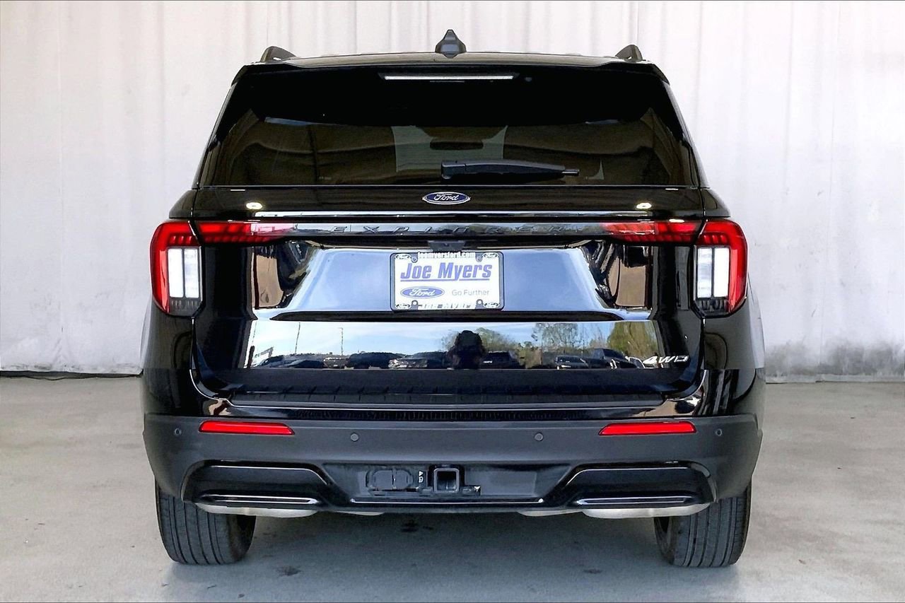 Certified 2025 Ford Explorer ST-Line image 3
