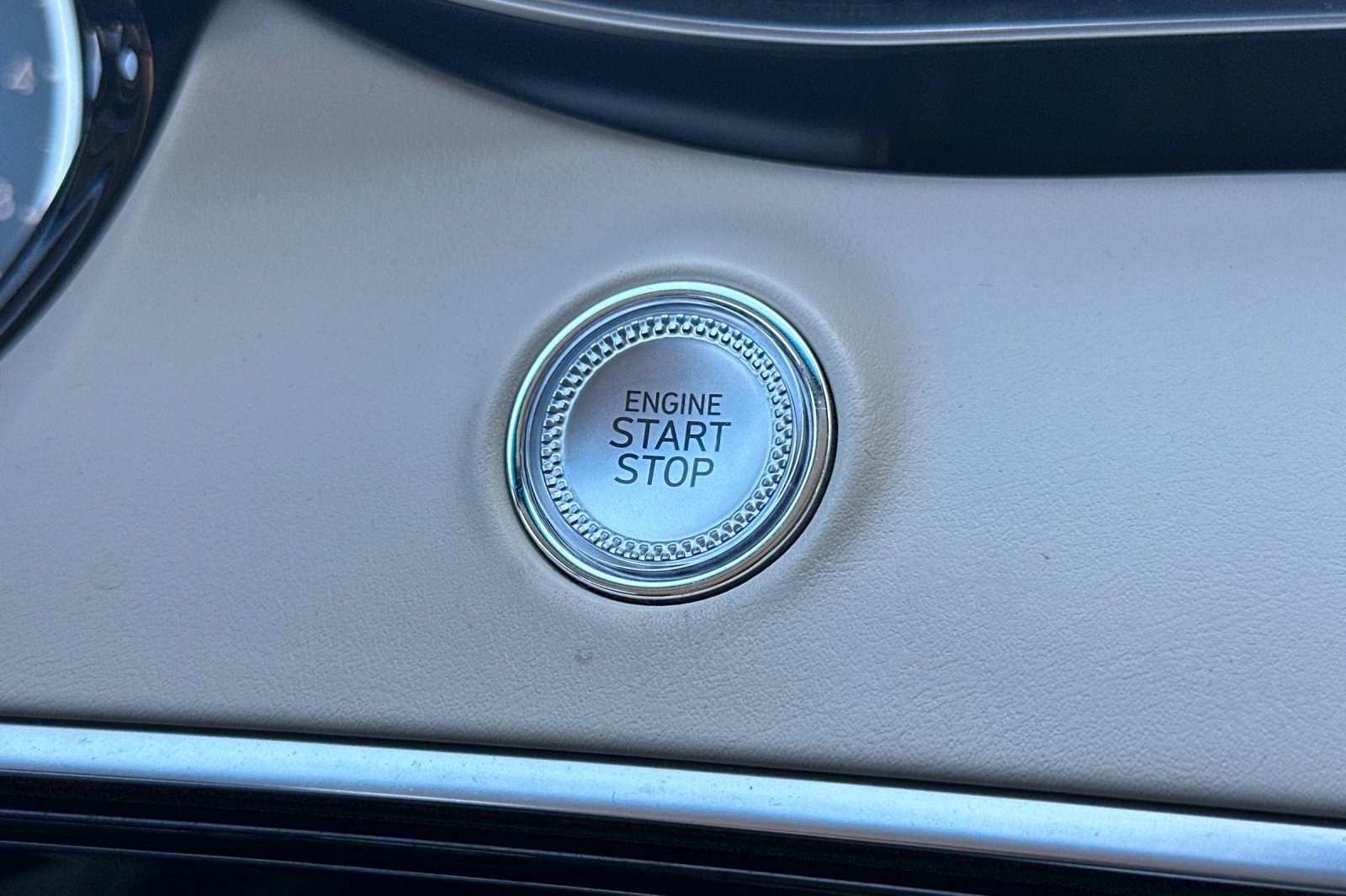 Used 2022 Genesis GV70 2.5T w/ Advanced Package image 35