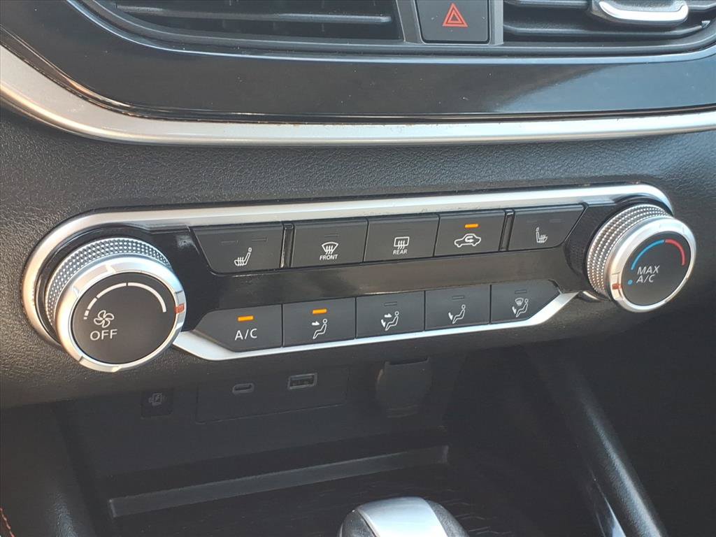 Used 2024 Nissan Altima 2.5 SR w/ SR Premium Package FWD image 30