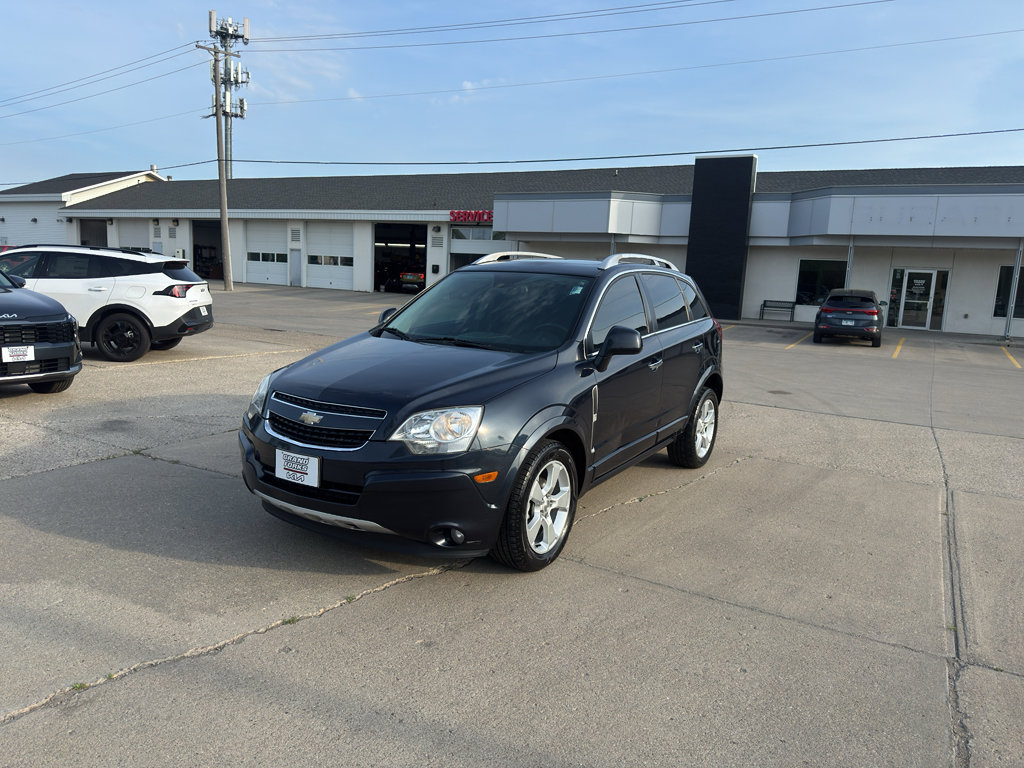 Used 2014 Chevrolet Captiva Sport LTZ FWD image 2