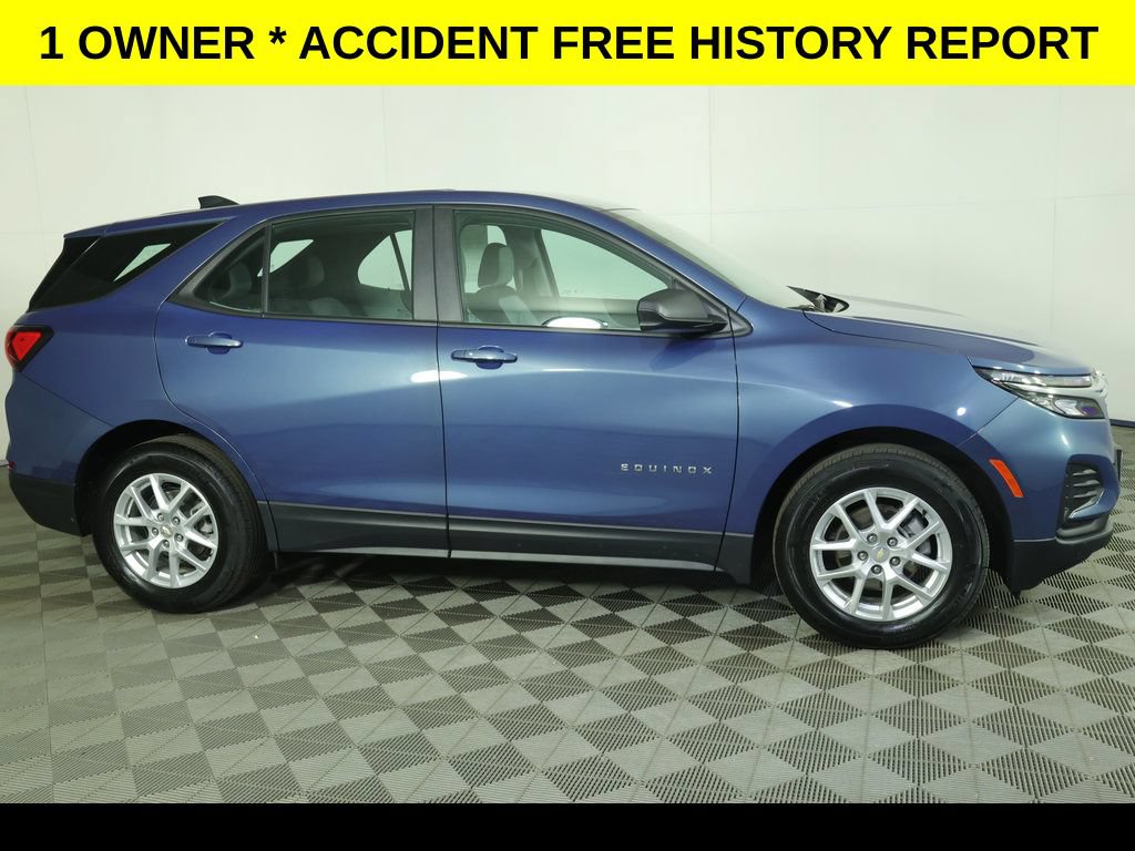 Used 2024 Chevrolet Equinox LS w/ Driver Confidence II Package FWD image 2