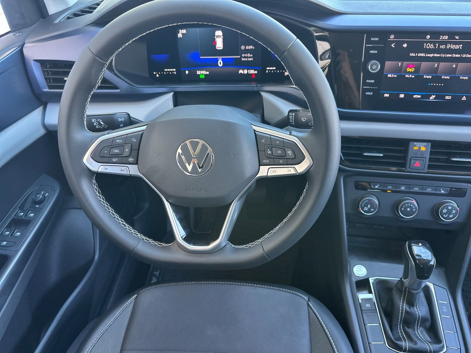 Used 2022 Volkswagen Taos SE image 14