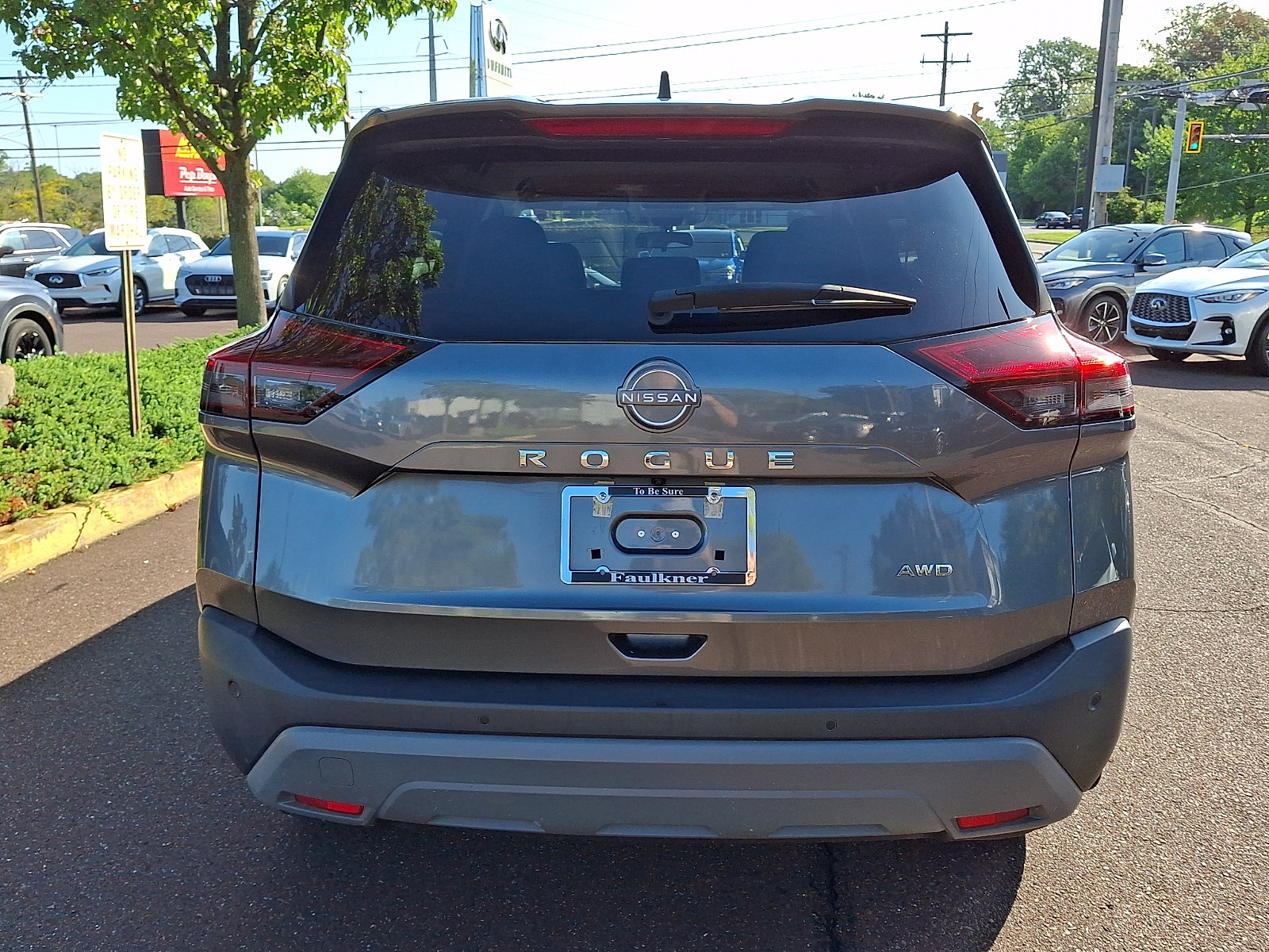 Used 2023 Nissan Rogue S AWD/4WD image 5