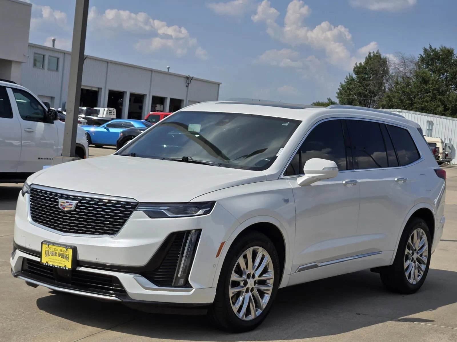 Used 2022 Cadillac XT6 Premium Luxury w/ Technology Package image 3