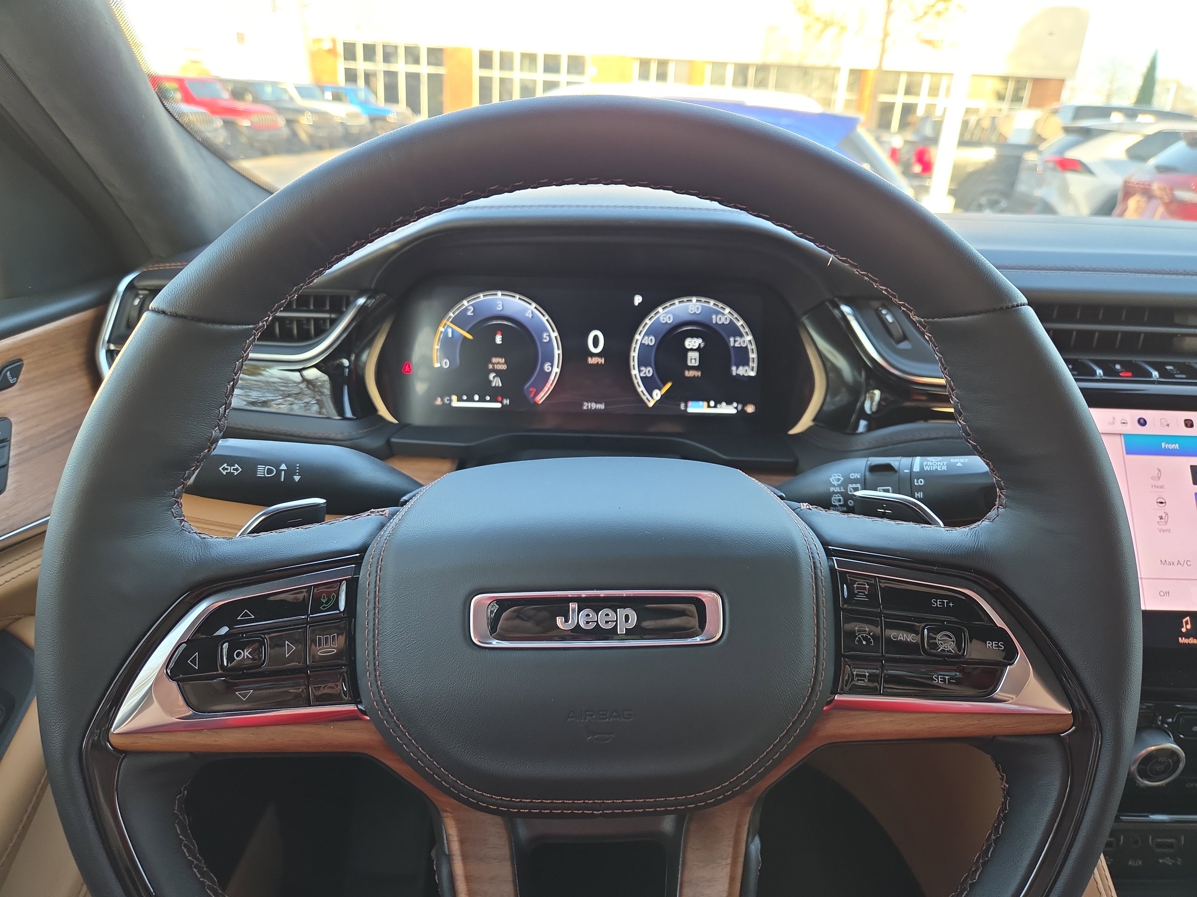 New 2025 Jeep Grand Cherokee Summit image 8