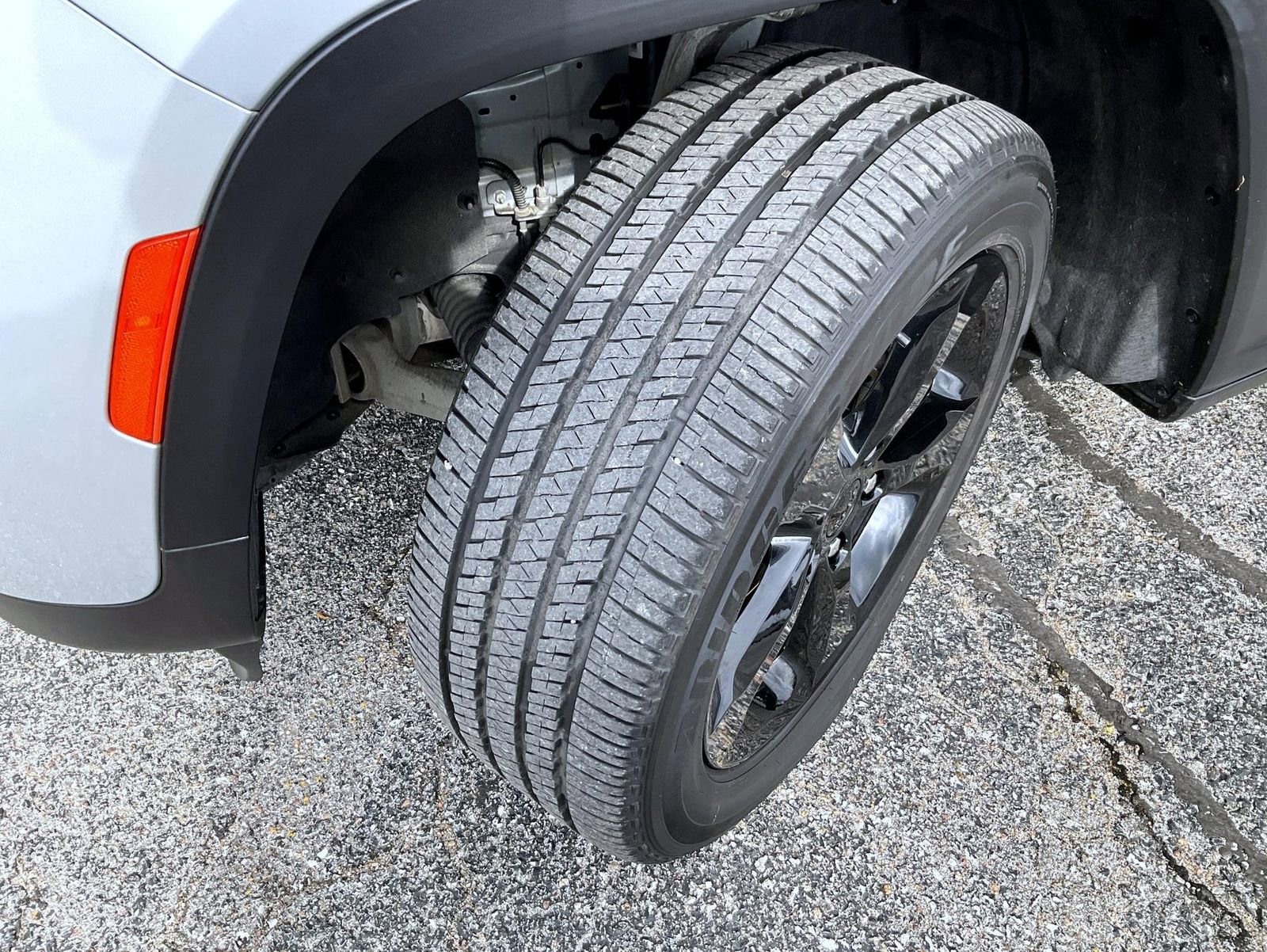 Used 2024 Jeep Grand Cherokee Altitude image 23