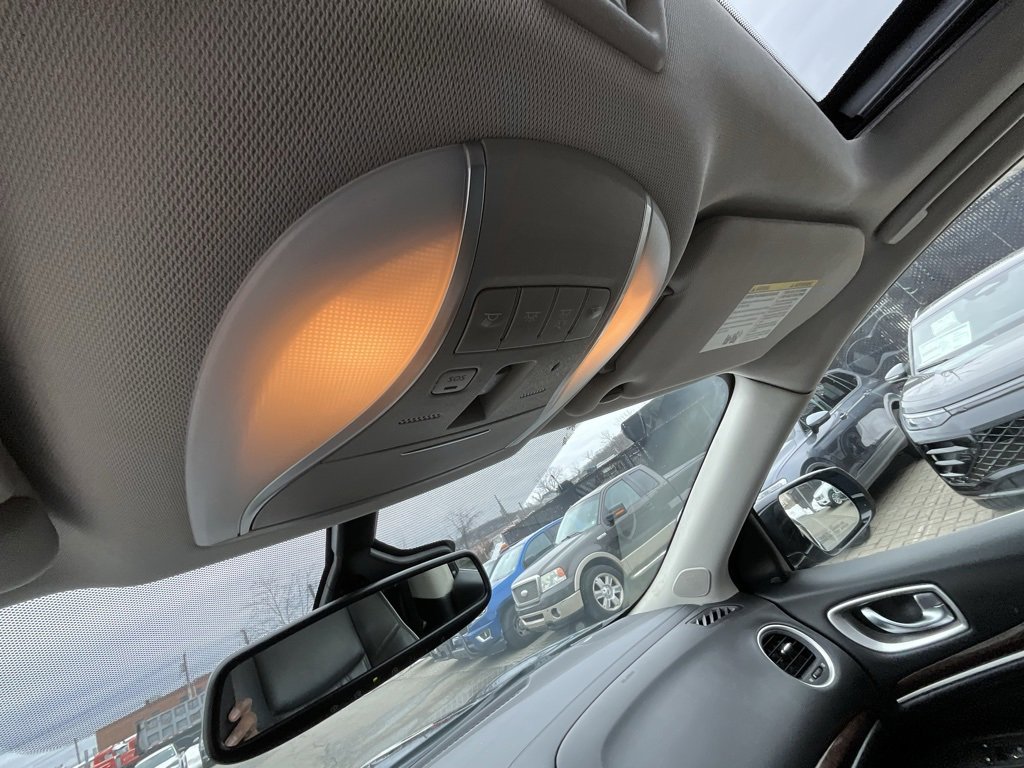 Used 2018 INFINITI QX60 Luxe w/ Deluxe Technology Package image 17