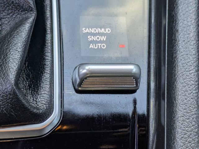 Used 2024 Jeep Compass Latitude image 15