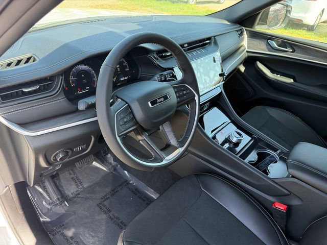 New 2026 Jeep Grand Cherokee Laredo image 11