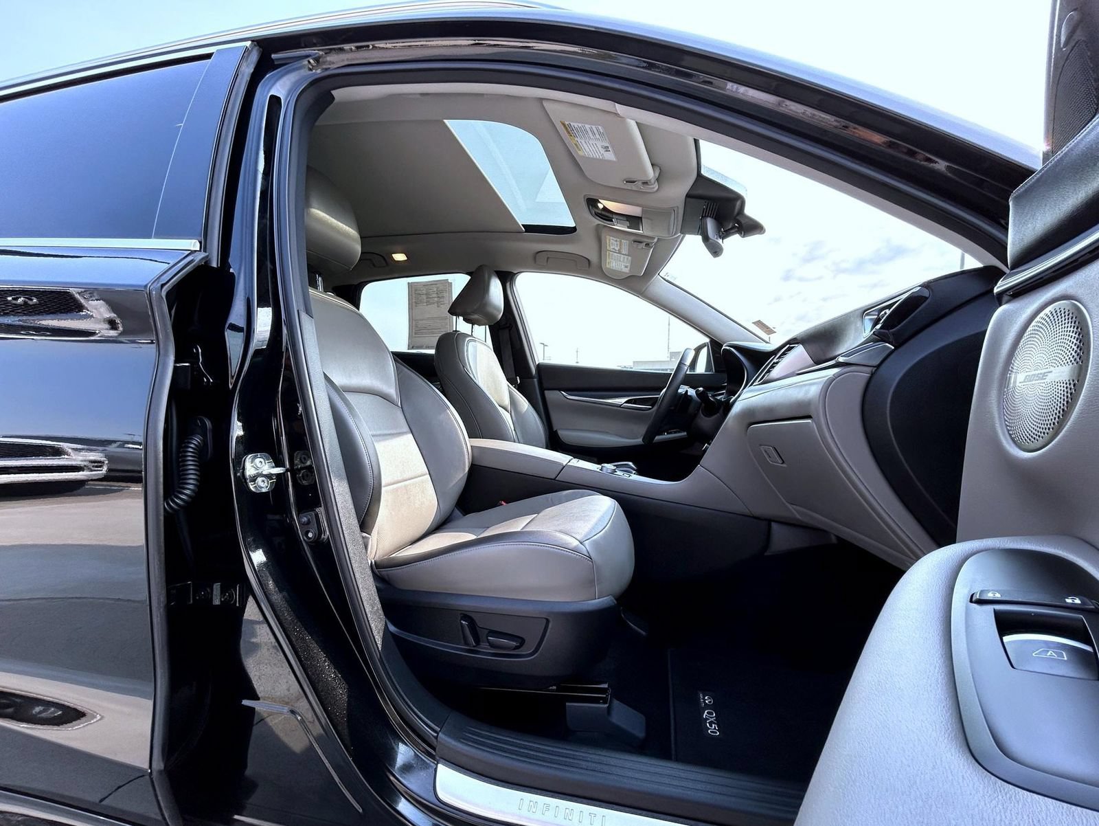 Certified 2025 INFINITI QX50 Luxe AWD/4WD image 15