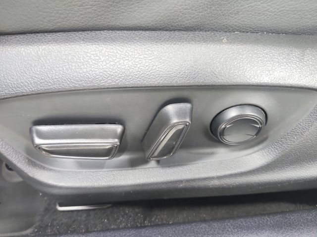 Used 2020 Toyota Camry SE FWD image 20
