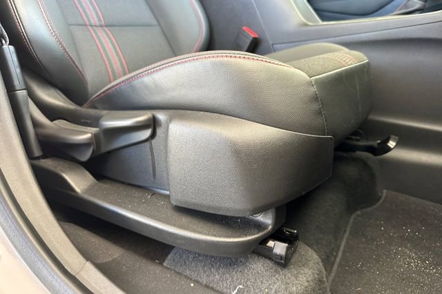 Used 2023 Chevrolet Equinox RS FWD image 23