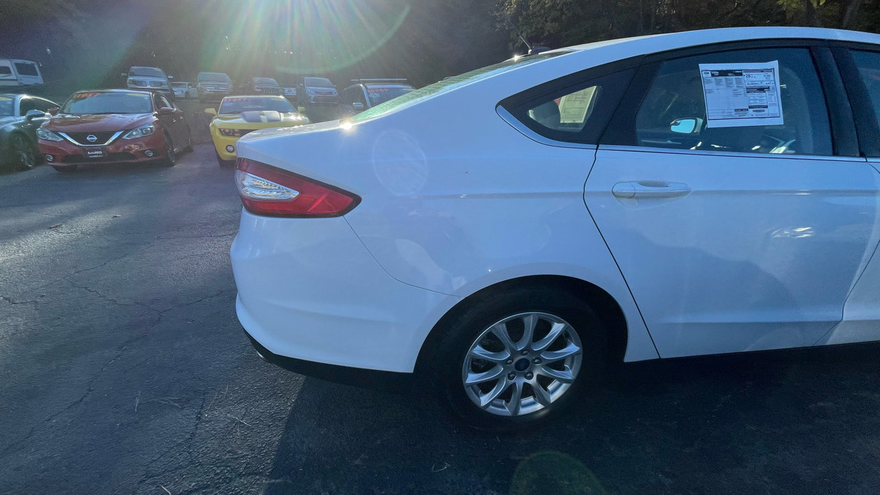 Used 2015 Ford Fusion S image 9