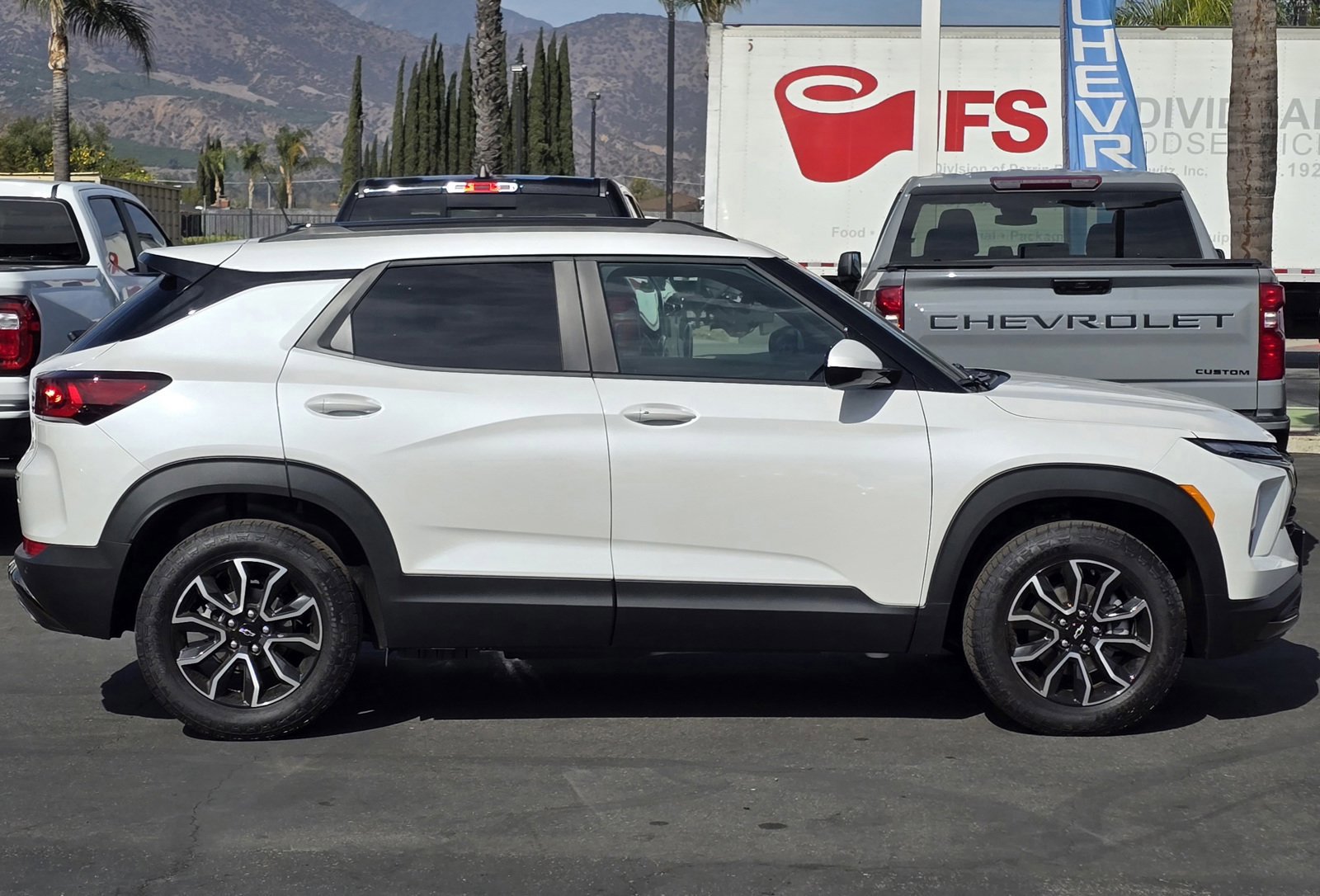 Used 2025 Chevrolet TrailBlazer ACTIV w/ Convenience Package FWD image 10