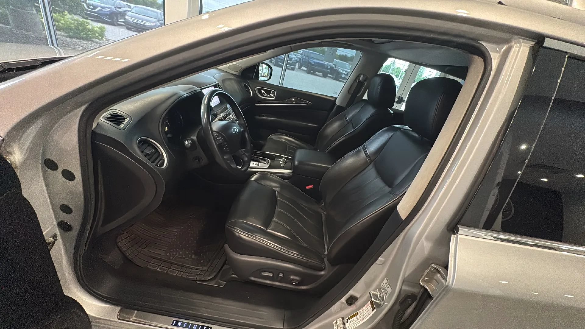 Used 2015 INFINITI QX60 Luxe w/ Premium Plus Package AWD/4WD image 25