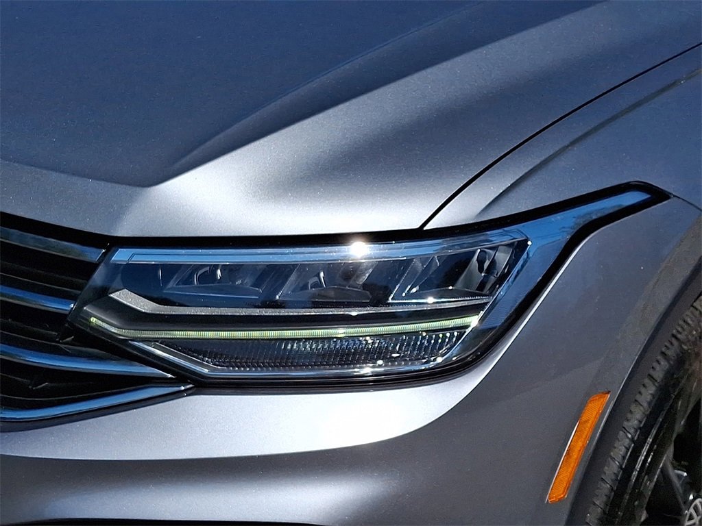 Used 2022 Volkswagen Tiguan SE image 9