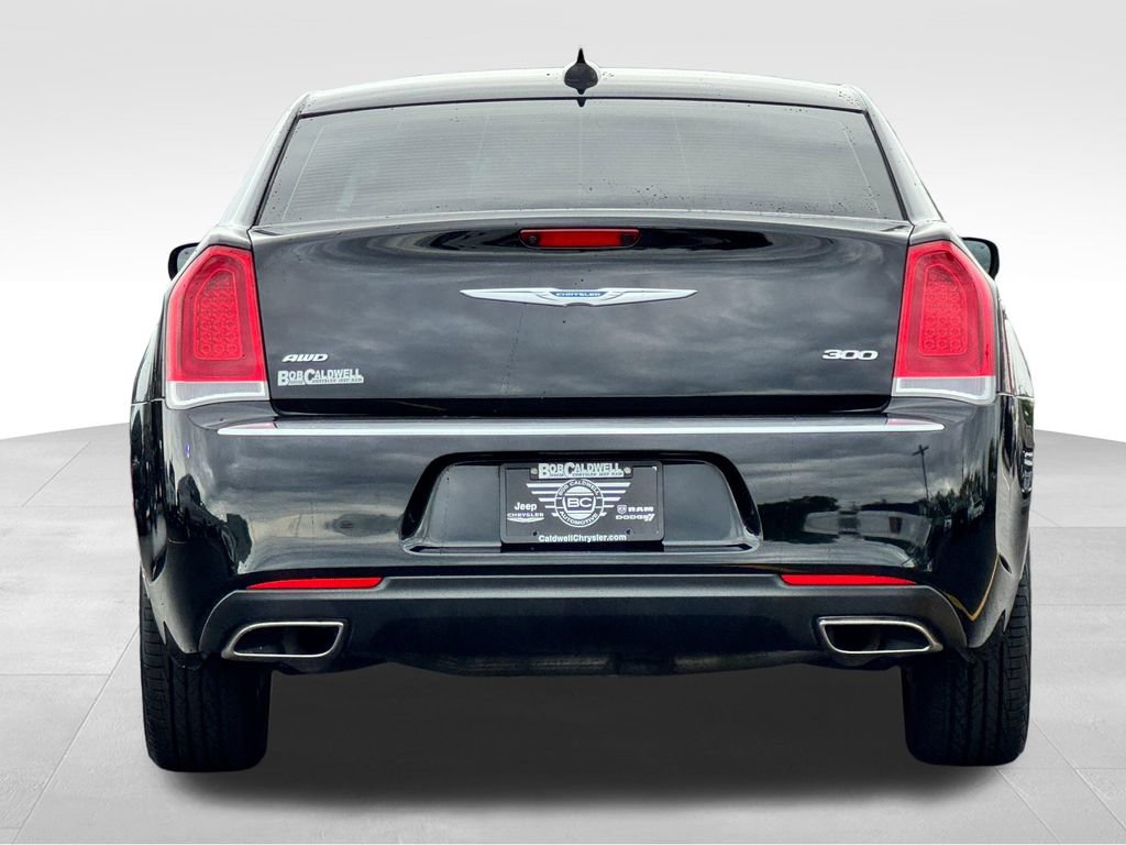 Used 2023 Chrysler 300 Touring AWD/4WD image 6