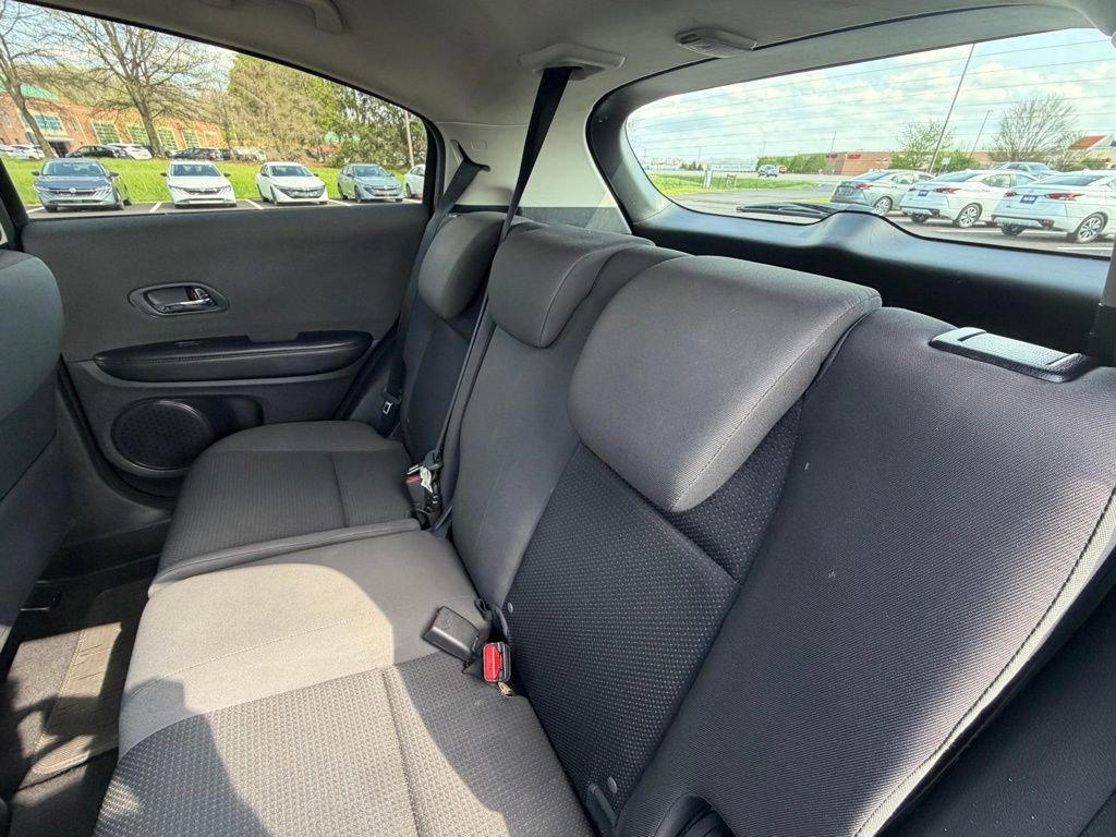 Used 2019 Honda HR-V LX image 8