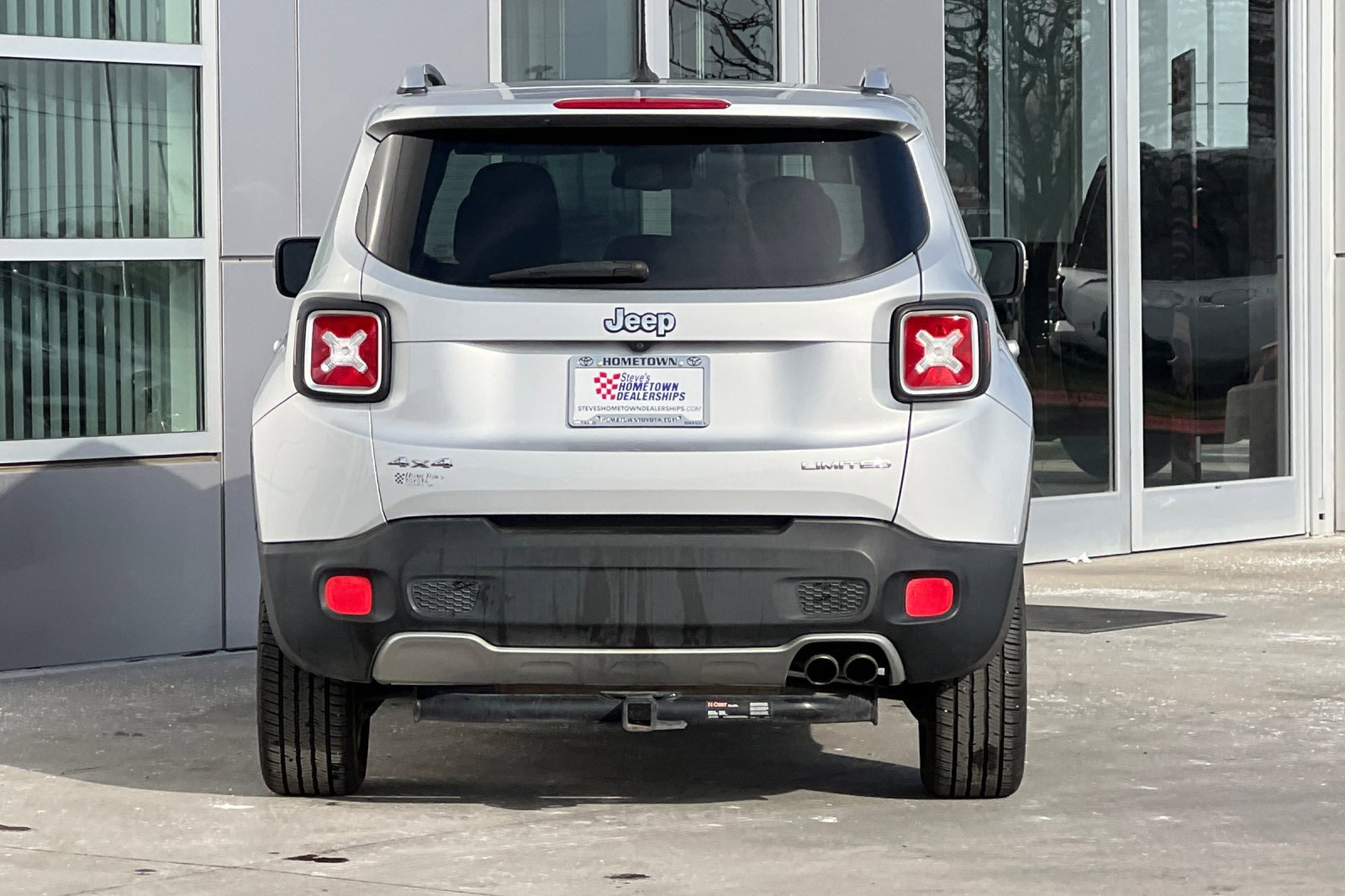 Used 2016 Jeep Renegade Limited image 5