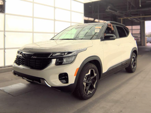 Used 2026 Kia Seltos S AWD/4WD image 2