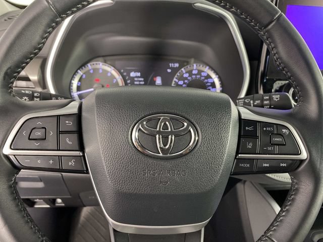 Used 2024 Toyota Highlander XLE AWD/4WD image 18