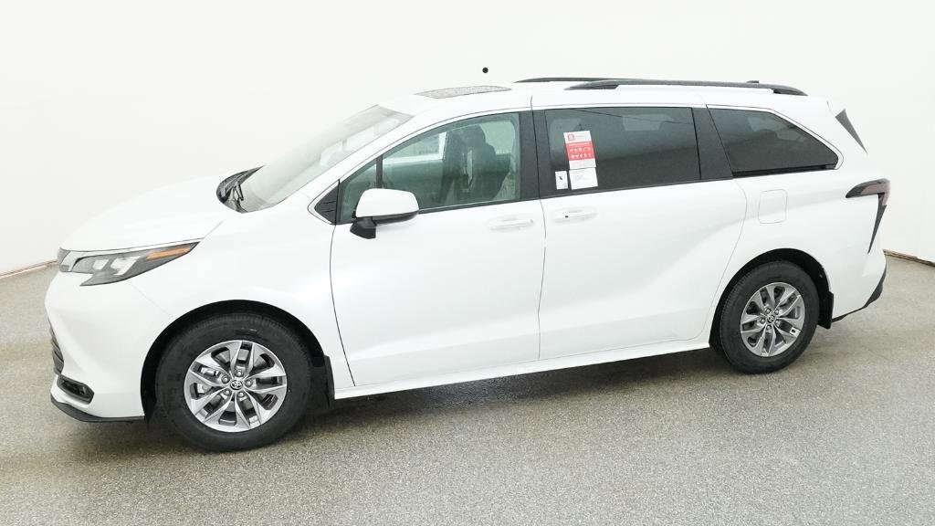 New 2026 Toyota Sienna XLE FWD image 12