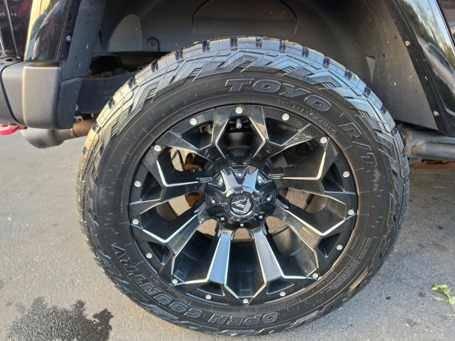 Used 2016 Jeep Wrangler Unlimited Rubicon AWD/4WD image 14