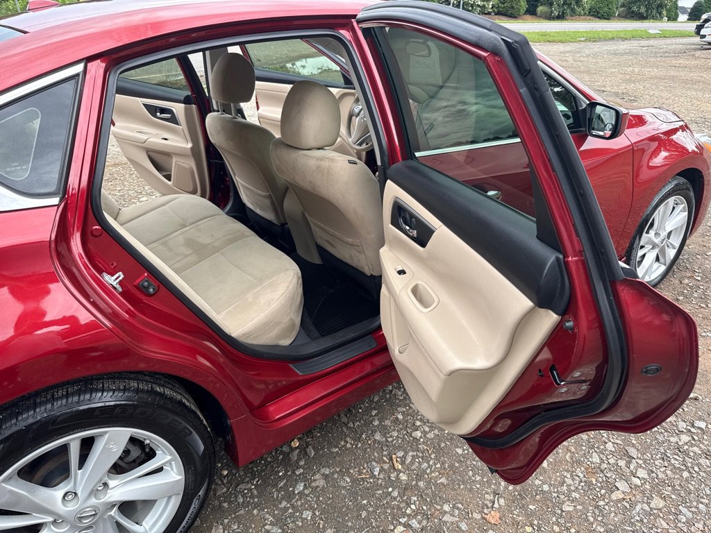 Used 2015 Nissan Altima 2.5 SV image 12