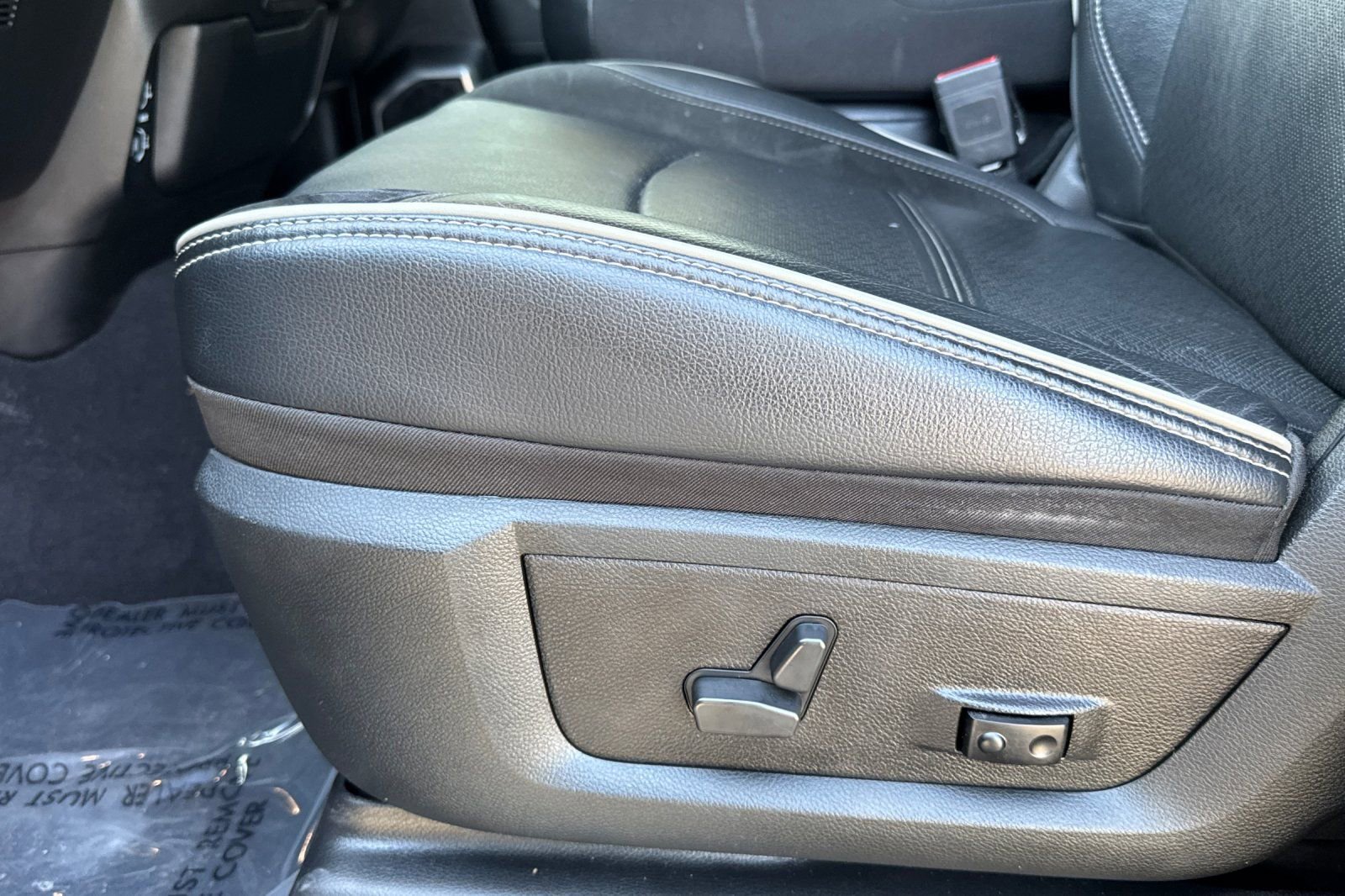 Used 2021 RAM 2500 Laramie w/ Night Edition image 12